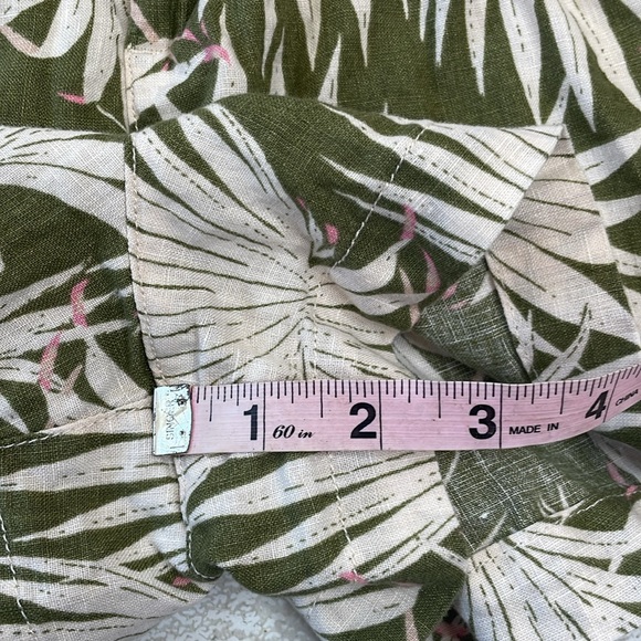 Tahari tropical linen shorts - Picture 4 of 7